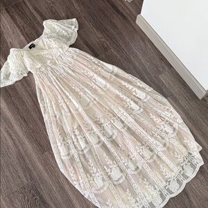 Aakaa Ivory Lace Formal Womens Dress